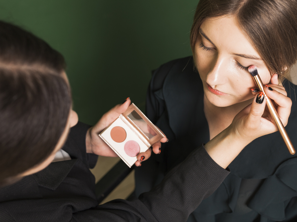 Imagem relacionada a necromaquiagem